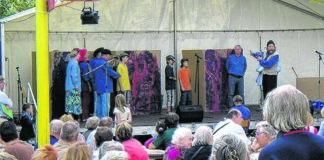 Bühnenprogramm beim Inselfest in Schmöckwitz