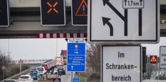 Berufsverkehr auf der Stadtautobahn A 111.