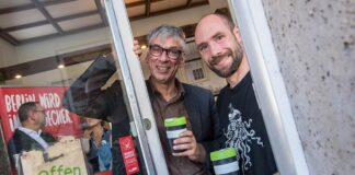 Umweltstaatssekretär Stefan Tidow und Bread-à-Porter-Inhaber Geza Adasz