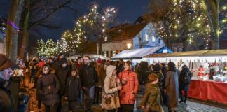 Alt-Rixdorfer Weihnachtsmarkt Neukoelln Berlin Deutschland *** Rixdorfer Christmas Market Neukoelln B