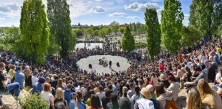 Noch wird ohne Musikmuschel gesungen