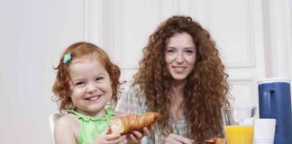 Berliner-Familie-in-Wohnung