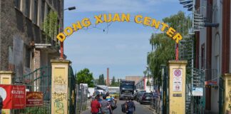 Dong-Xuan-Center