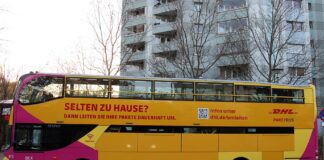 2020-11-23-Paketbusse-DHL-in-Lichtenberg--Bezirksamt-Lichtenberg