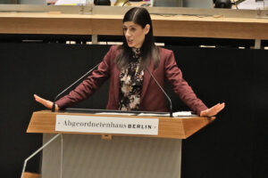 Derya Caglar, SPD, Debatte im Abgeordnetenhaus 11.03.2021 Derya Caglar, SPD, Debatte im Abgeordnetenhaus Berlin am 11. März 2021 Berlin Abgeordnetenhaus Berlin GER *** Derya Caglar, SPD, debate in the House of Representatives 11 03 2021 Derya Caglar, SPD, debate in the House of Representatives Berlin on 11 March 2021 Berlin House of Representatives Berlin GER