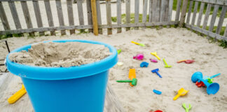 eimer,sandkasten,buddelkasten,buddelkästen,sandkiste,sandkisten,sandkästen,spielsand *** bucket,sandbox,buckets,sandboxs