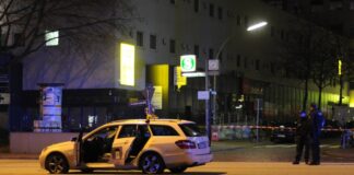 Ein Taxifahrer wurde von einem Räuber-Duo überfallen. Ein Augenzeuge half der Polizei, einen der Verdächtigen festzunehmen.