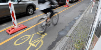 Der Pop-up-Radweg am Kottbusser Damm wurde verstetigt.