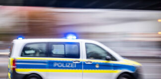 Die Polizei Berlin bittet um Mithilfe bei der Suche eines mutmaßlichen Serienräubers.