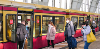 Die verlängerte S25 sollen mehr Pendler dazu animieren, aufs Auto zu verzichten.