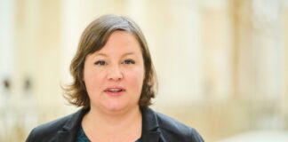 Antje Kapek führt die Berliner Grünen-Fraktion seit dem Jahr 2012. Bild: Annette Riedl, dpa