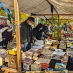 Spezialstand mit historischer Werbung auf dem FLohmarkt Friedrichshagen. Bild: oldthing