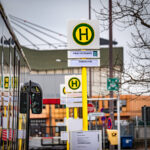 Der ehemaligDieser Buss braucht noch einen Menschen am Steuer: Der ehemalige Bereich Luftfracht des Tegeler Airports wurde in Urban Tech Republic umbenannt und ist seit seit Ende des Jahres 2020 Endhaltestelle der BVG-Buslinie 109 in Urban Tech Republic umbenannt und ist neue Endhaltestelle der BVG Bus Linie 109 Berlin