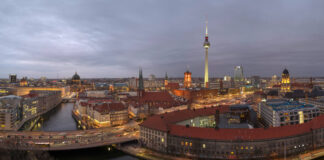Die Berliner Bezirke befürchten eine völlig Unterfinanzierung ihrer Verwaltungen. Bild: IMAGO / Dirk Sattler