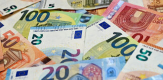 weniger Geld
