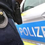 Frau ins Gesicht geschlagen