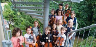 Mit dabei in der Kaiser-Wilhelm-Gedächtnis-Kirche: das Kinderorchester „Erstes Zusammenspiel“. Bild: Lara Perschnick