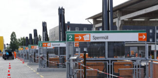 Neuer BSR-Recyclinghof Gradestraße 2021-07-21 - Deutschland, Berlin - Seit April in Betrieb - der nach modernen Maßstäb