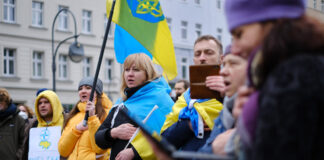 Demonstration am Hermannplatz: Auch in Neukölln erfahren die Opfer von Russlands Krieg gegen die Ukraine viel Solidarität. Bild: IMAGO/snapshot