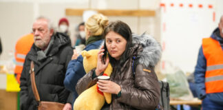 Tausende Menschen aus der Ukraine kommen dieser Tage am Berliner Hauptbahnhof an. Unterjünfte werden dringend benötigt. Bild: IMAGO/Stefan Zeitz