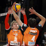 Unter besonderer psychischer Belastung steht bei den BR Volleys derzeit der russische Zuspieler Sergej Grankin (links). Bild: IMAGO/Contrast