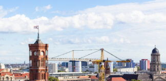 Das Land Berlin schafft Tausende neue Stellen, bremst aber das Wachstum der Personalausgaben. Bild: IMAGO/Panthermedia