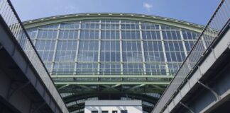 Der Auslöser der Auseinandersetzung in einer Brückenunterführung ist noch unklar. Archivbild: IMAGO/Steinach