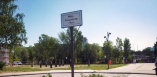 Der Marzahner Otto-Rosenberg-Platz liegt direkt am S-Bahnhof Raoul-Wallenberg-Straße