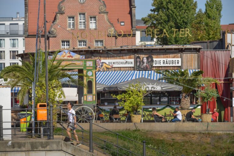 Monbijoutheater Monbijoustrasse Mitte Berlin Deutschland *** Monbijoutheater Monbijoustrasse Mit