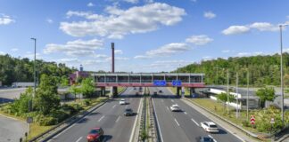 Der Grund für die Vollsperrung der A115 ist eine Großsprengung zur Munitionsvernichtung auf dem Sprengplatz Grunewald. Bild: IMAGO/Schöning