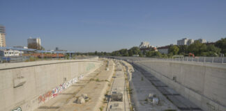 Hier entsteht eine neue Autobahn: Bauarbeiten in Höhe der Sonnenallee in Neukölln. Archivbild: IMAGO/Schöning