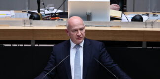 Kai Wegner will den Weiterbau der A100. Bild: IMAGO / Emmanuele Contini