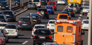 Der Weiterbau der A100 nach Friedrichshain würde zu noch mehr Verkehr führen, sagt eine Mobilitätsexpertin. Bild: IMAGO / Marius Schwarz