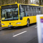 Nach massiven Beschwerden hat der Subunternehmer Gelenkbusse der BVG angemietet. Bild: IMAGO/Jürgen Ritter