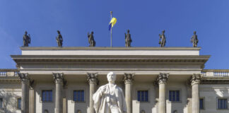 Die Humboldt-Universität hatte Ende Dezember gegen einen strittigen Paragrafen Verfassungsbeschwerde beim Bundesverfassungsgericht in Karlsruhe eingereicht. Bild: IMAGO/Jürgen Held