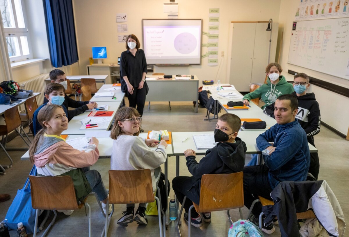 Schülerinnen und Schüler einer neu eingerichteten Willkommensklasse.