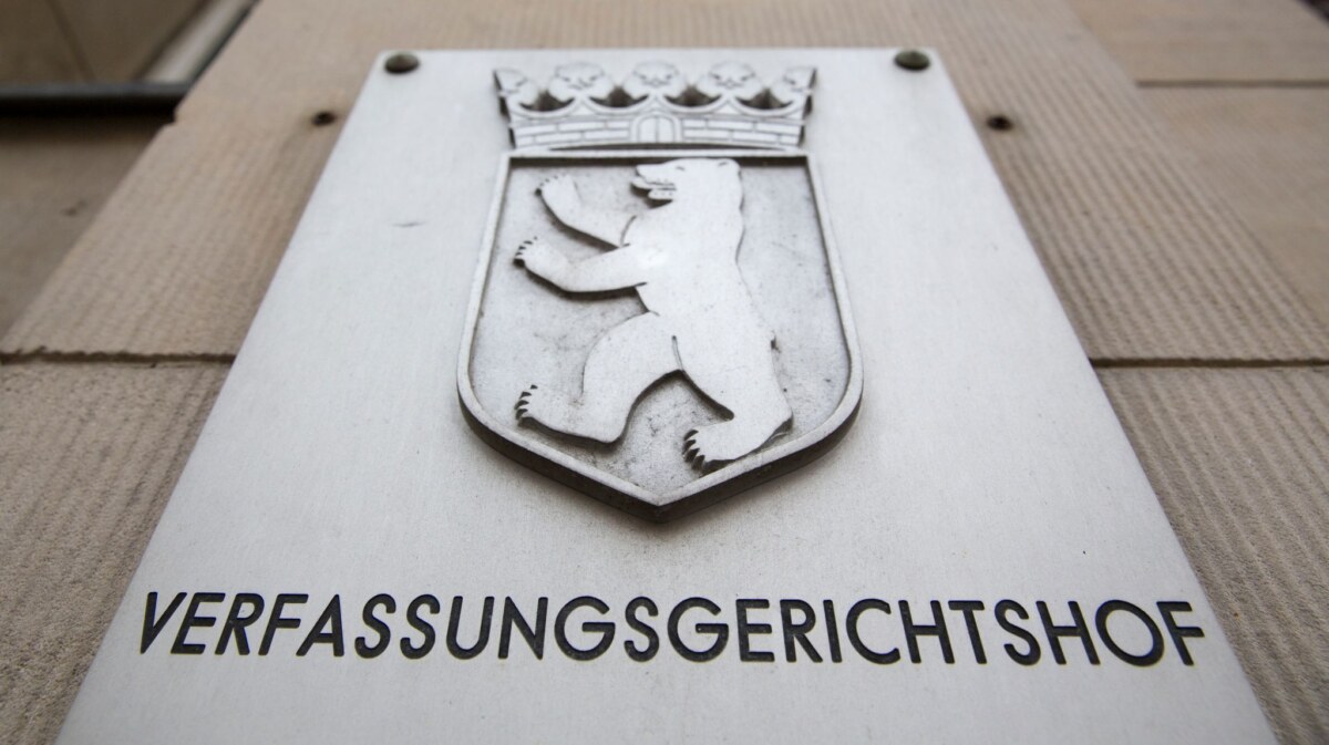Die Landeswahlleitung wurde aufgefordert, Niederschriften aller 2.257 Wahllokale zu übersenden sowie eine ergänzende Stellungnahme zur organisatorischen Vorbereitung der Wahl und anderen Themen abzugeben. Foto: picture alliance / dpa/Archivbild