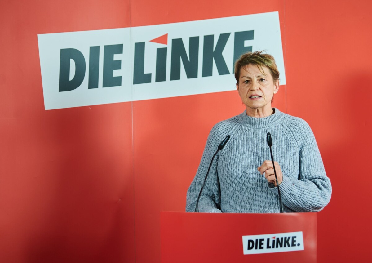 Elke Breitenbach spricht auf dem digitalen Parteitag ihrer Partei Die Linke Berlin.