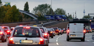 Wegen Arbeiten im Tunnel Ortsteil Britz geht zwischen Späthstraße und Gradestraße nichts mehr. Archivbild: IMAGO/Frank Sorge