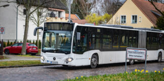 Anfang April hatte ein Ulmer Busunternehmen die Fahrten auf insgesamt 16 Buslinien im Auftrag der BVG übernommen. Fahrgäste der Linien 124 und 133 berichteten von ausgefallenen Fahrten, Bussen ohne Linienanzeige oder Haltewunsch-Knöpfen. Bild: IMAGO/Jürgen Ritter