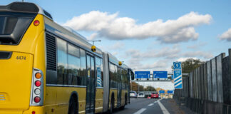 Die Autobahn 111 ist von 21 bis 5 Uhr stadteinwärts zwischen den Ausfahrten Schulzendorfer Straße und Am Festplatz gesperrt. Bild: IMAGO/Andreas Gora