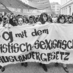 Eine türkische Fraueninitiative demonstriert im März 1990 in Hamburg gegen den Entwurf des neuen Ausländergesetzes. Bild: Ergun Çagatay/Fotoarchiv Ruhr Museum/Stadtmuseum Berlin/Stiftung Historische Museen Hamburg