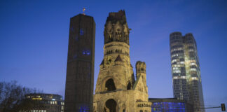 Gedächtniskirche auf dem Breitscheidplatz in Charlottenburg