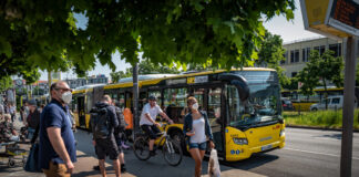 Alle Haltestellen und alle Abschnitte des Bus-Netzes der BVG werden nach dem Start des neuen Schuljahres am 22. August weiter bedient. Auf den betroffenen Linien werden zudem größtmögliche Busse eingesetzt.