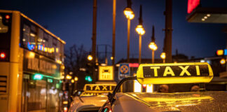 Wird das Taxi bald zum Massenverkehrsmittel? Bild: IMAGO / Jürgen Ritter