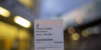 Letzter Monat 9 Euro Ticket, Das Angebot eines 9-Euro-Tickets gilt nur noch bis August 2022. Die politische Debatte um eine Nachfolgeregelung hat begonnen