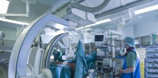 Eine Herzoperation im Hybrid-Operationssaal, Deutsches Herzzentrum Berlin