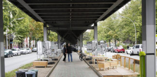 Testprojekt Radbahn unter dem Viadukt der U1: Der Ausbau des Radverkehsnetzes ist eines der Kernvorhaben der Mobilitätswende in Berlin. Bild: IMAGO/Future Image