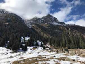 Berge mit Schnee