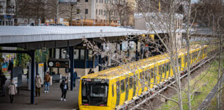 Ein Zug der U5 unterwegs in Hellersdorf. Bild: IMAGO/Jürgen Ritter